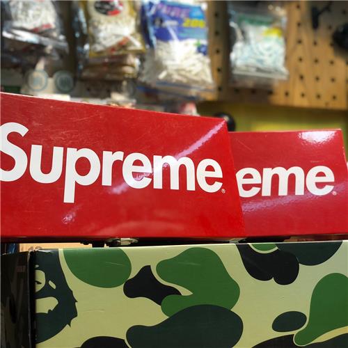 SUPREME - Box 09